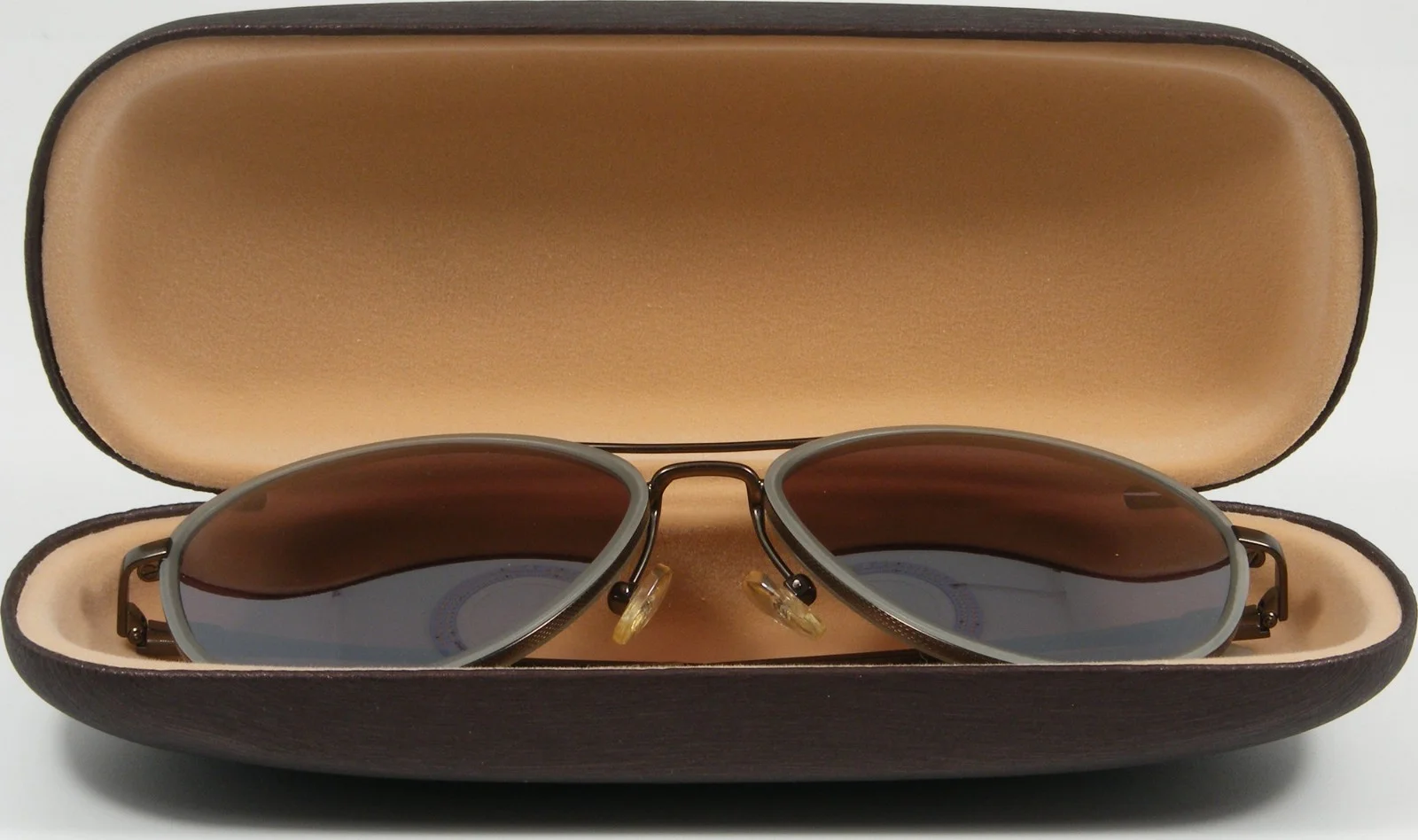Nice Hard Clam Shell Eyeglasses Case Brown Protective Glasses w/ Cleaning Cloth 2